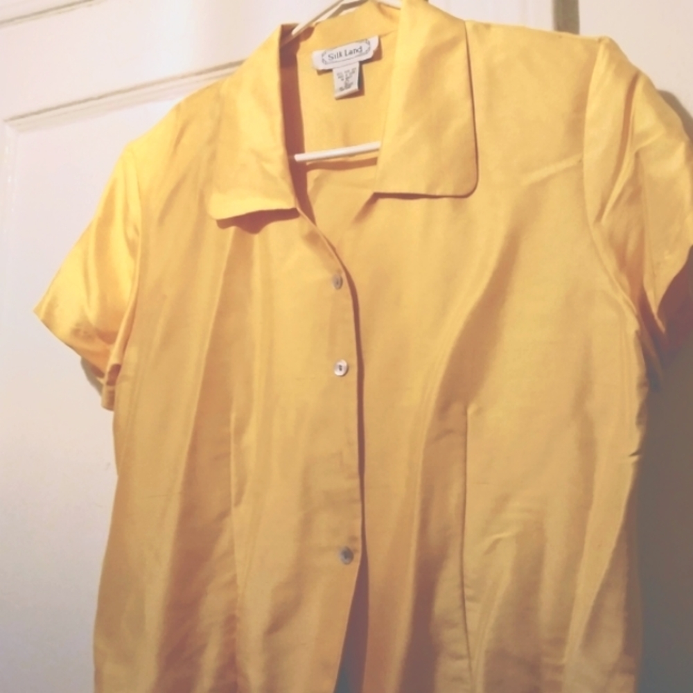 Yellow silk short sleeve blouse Large NWOT
